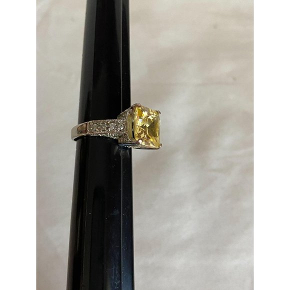 Beautiful yellow CZ ring sz 7 - Picture 2 of 5